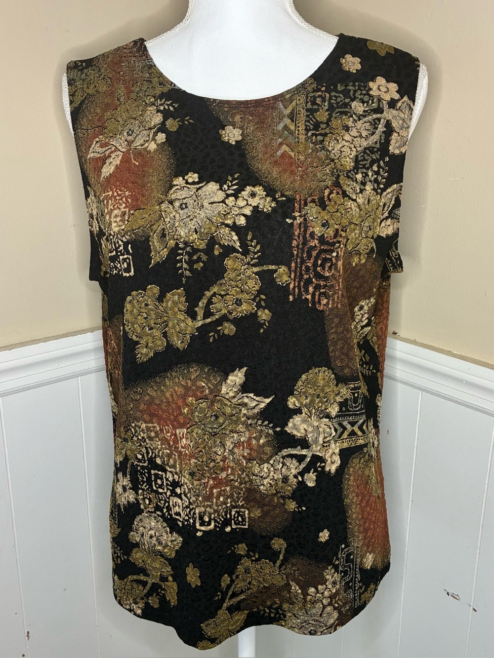White Stag Whimsigoth Floral Tank Top Large